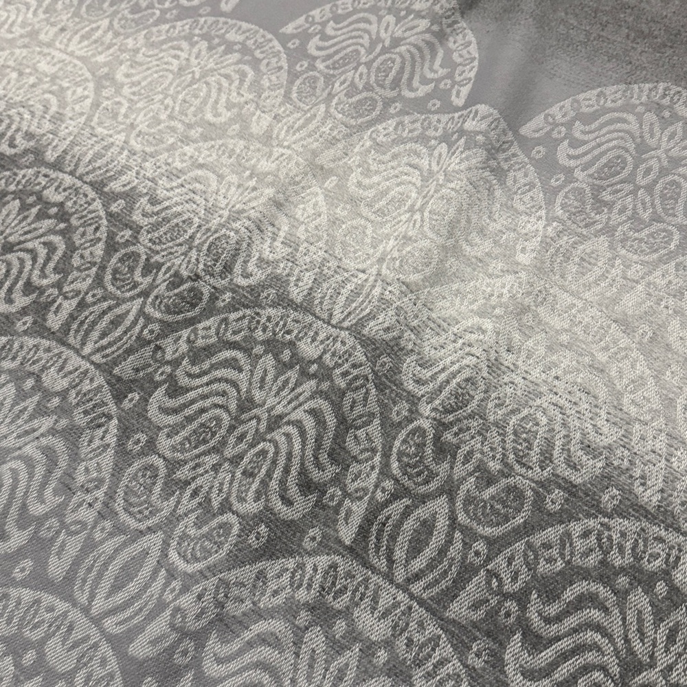 Stunning Italian Wrap/Shawl Scarf-Like New-Gray Ombre Print-Twisted Fringe-Soft - Picture 14 of 16